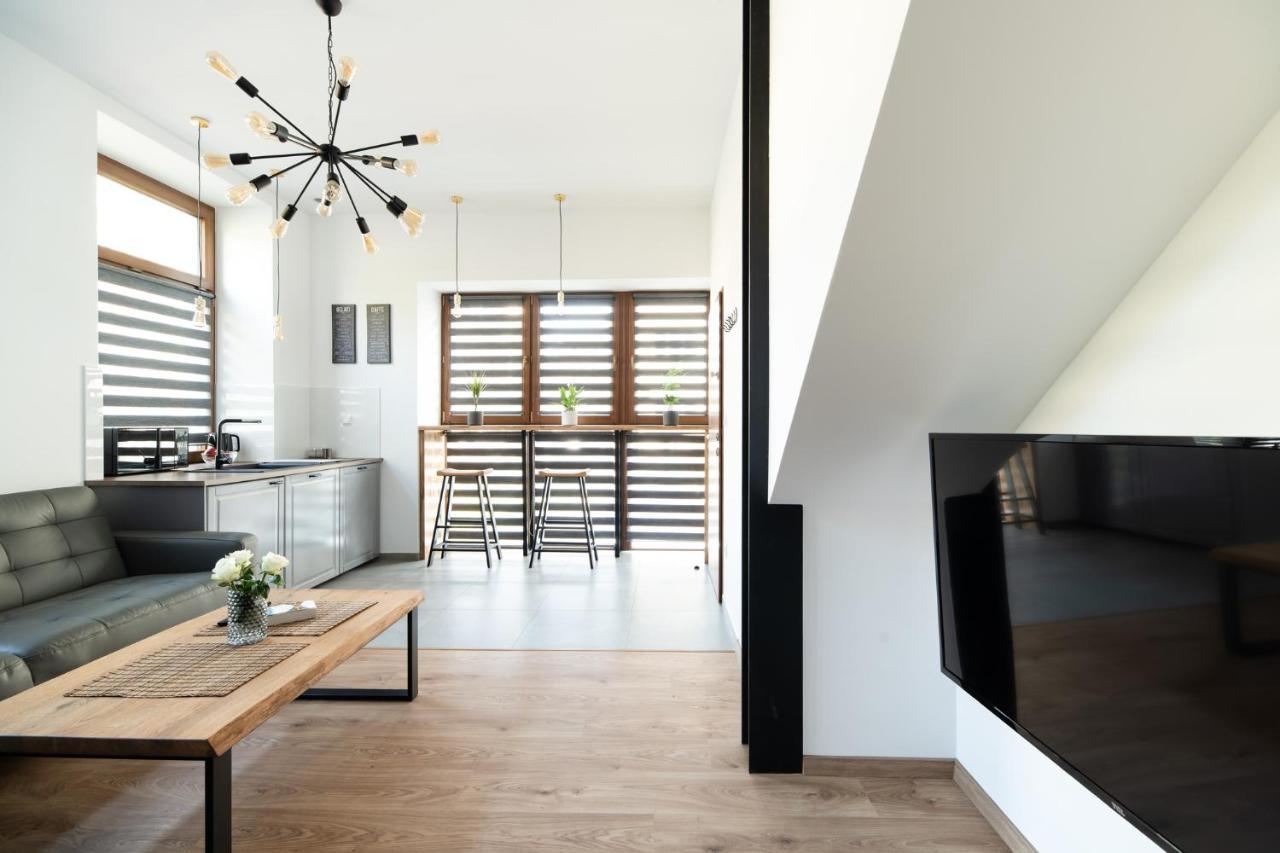 Neo Unique & Bright Apartments, Free Parking, 15min Old Town & Kazimierz - By Homelike Cracovia