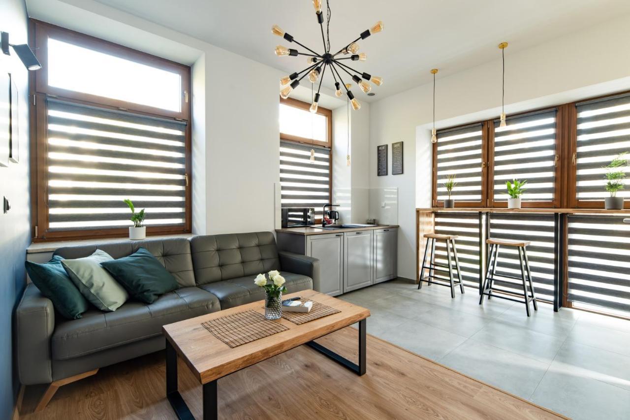 Neo Unique & Bright Apartments, Free Parking, 15min Old Town & Kazimierz - By Homelike Cracovia