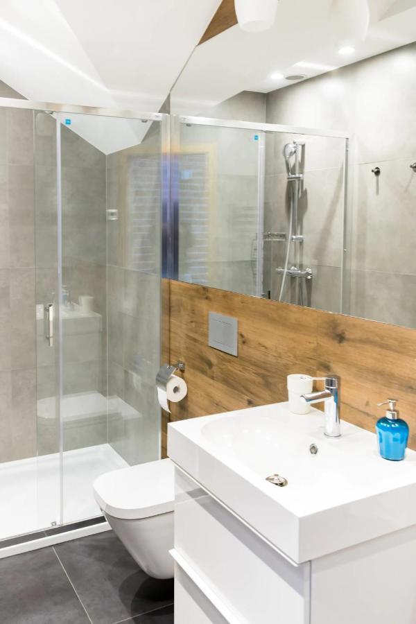 Neo Unique & Bright Apartments, Free Parking, 15min Old Town & Kazimierz - By Homelike Cracovia