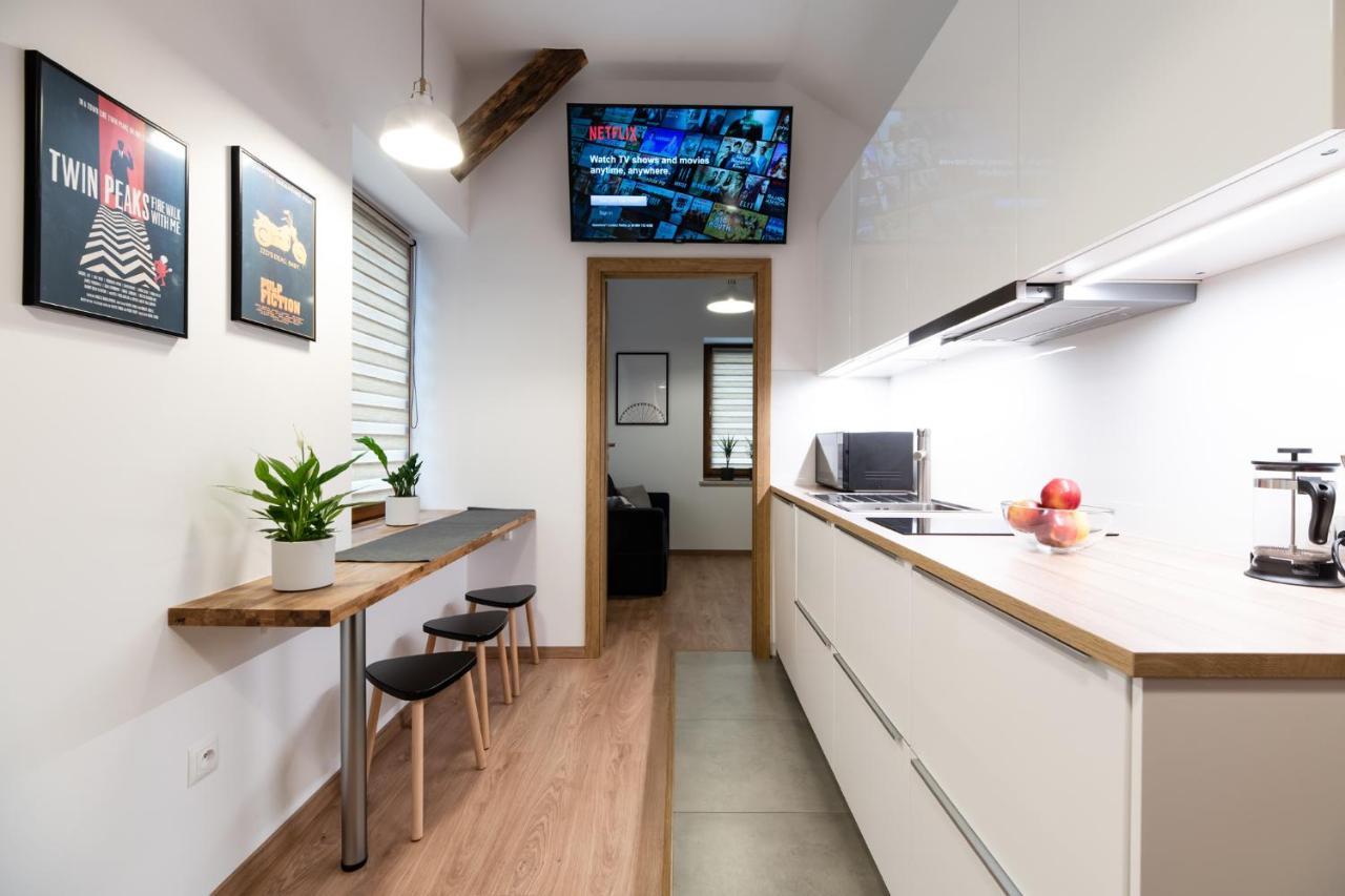 Neo Unique & Bright Apartments, Free Parking, 15min Old Town & Kazimierz - By Homelike Apartamento Cracovia