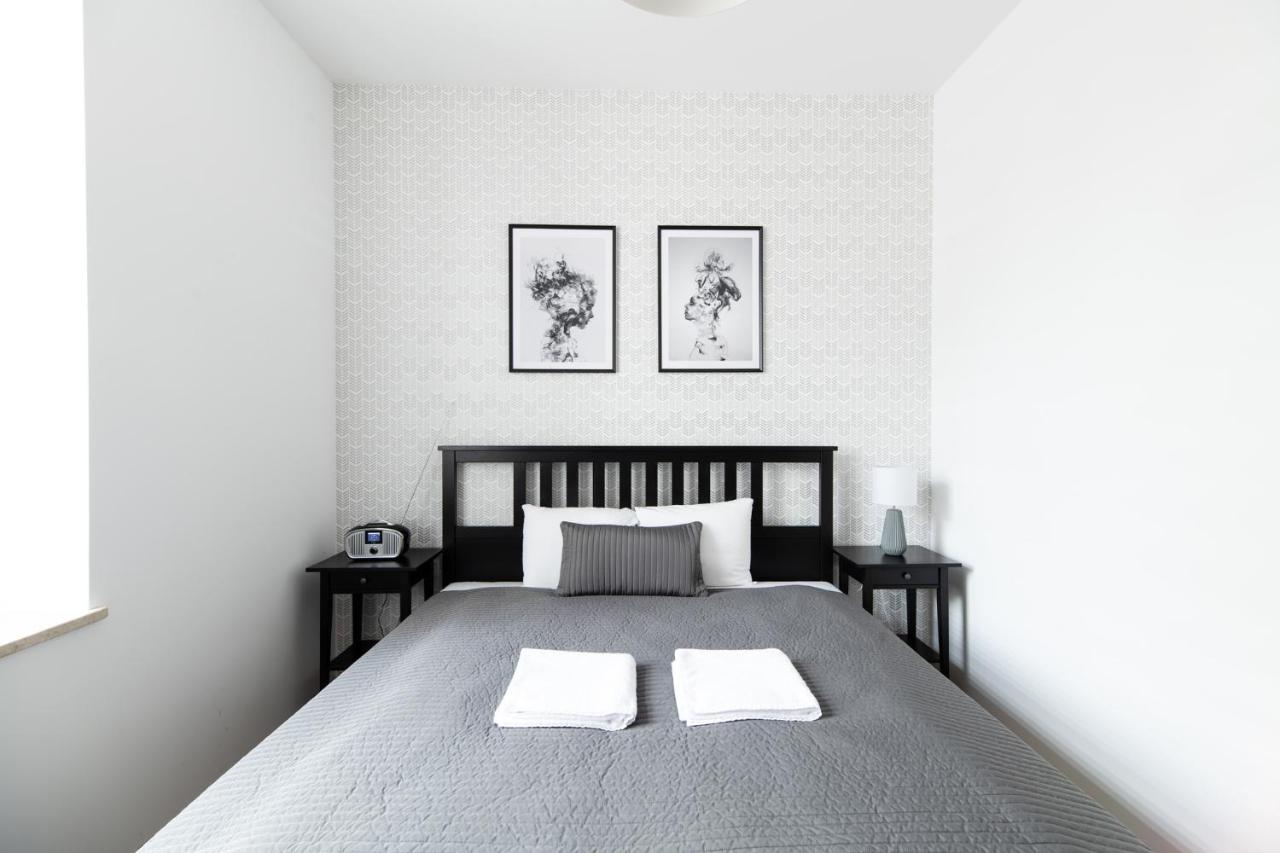 Neo Unique & Bright Apartments, Free Parking, 15min Old Town & Kazimierz - By Homelike Krakau