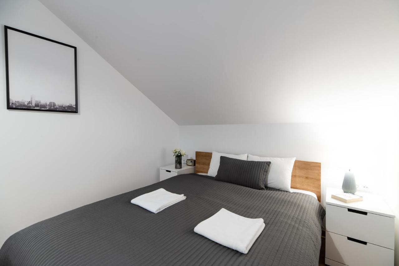 Apartment Neo Unique & Bright Apartments, Free Parking, 15min Old Town & Kazimierz - By Homelike *