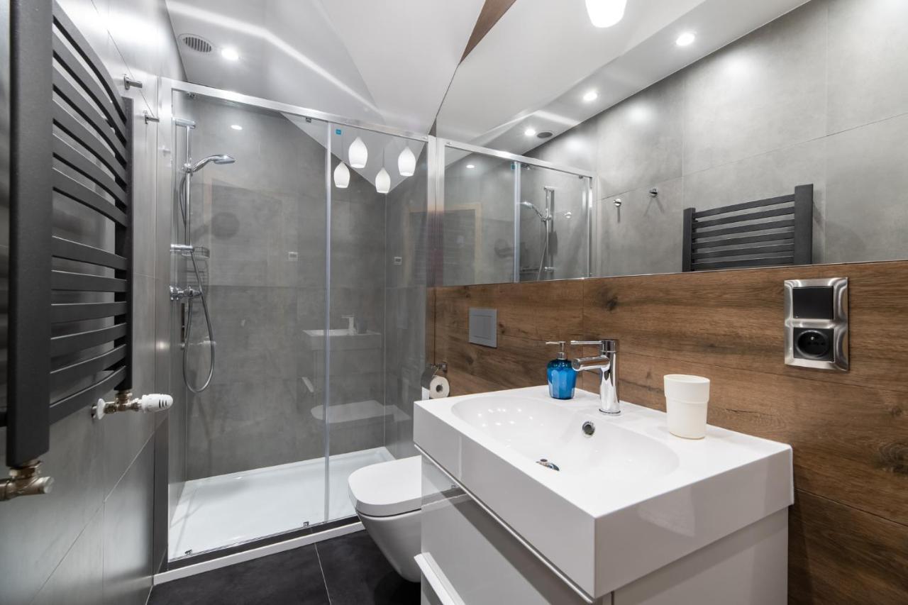Neo Unique & Bright Apartments, Free Parking, 15min Old Town & Kazimierz - By Homelike * Krakau
